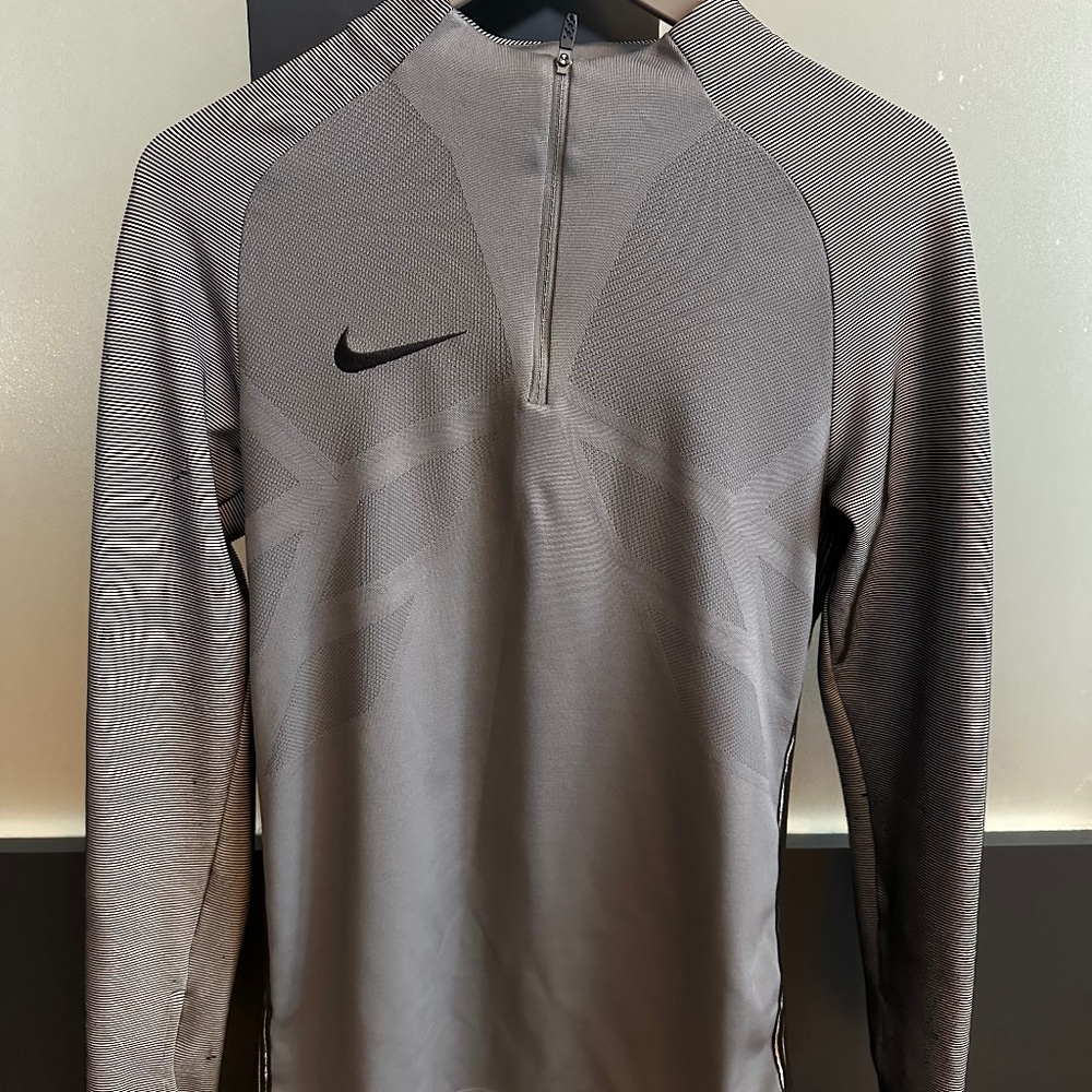 Nike Aeroswift Soccer Pullover